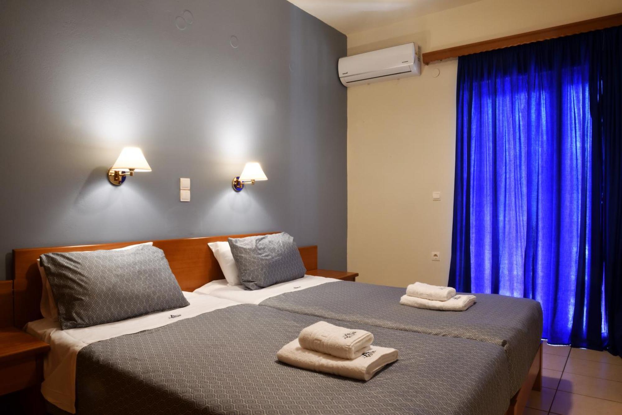 Akatos Hotel Agia Marina Екстериор снимка