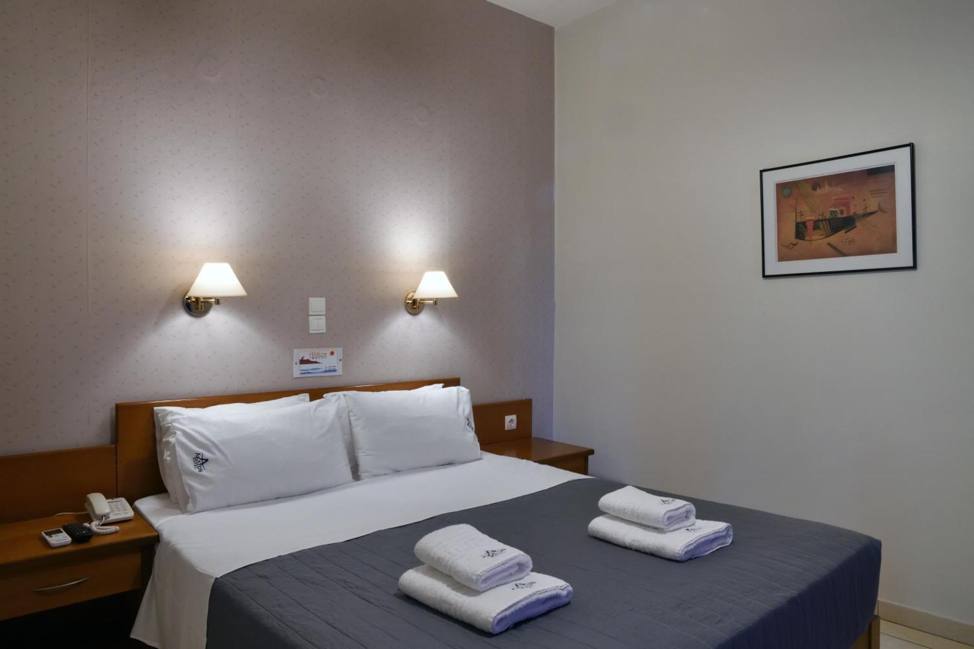 Akatos Hotel Agia Marina Екстериор снимка