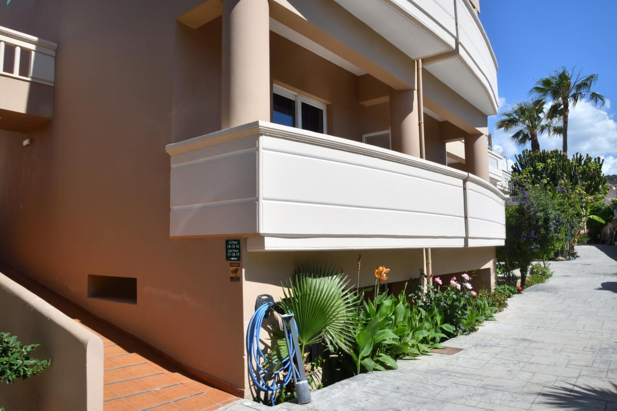 Akatos Hotel Agia Marina Екстериор снимка