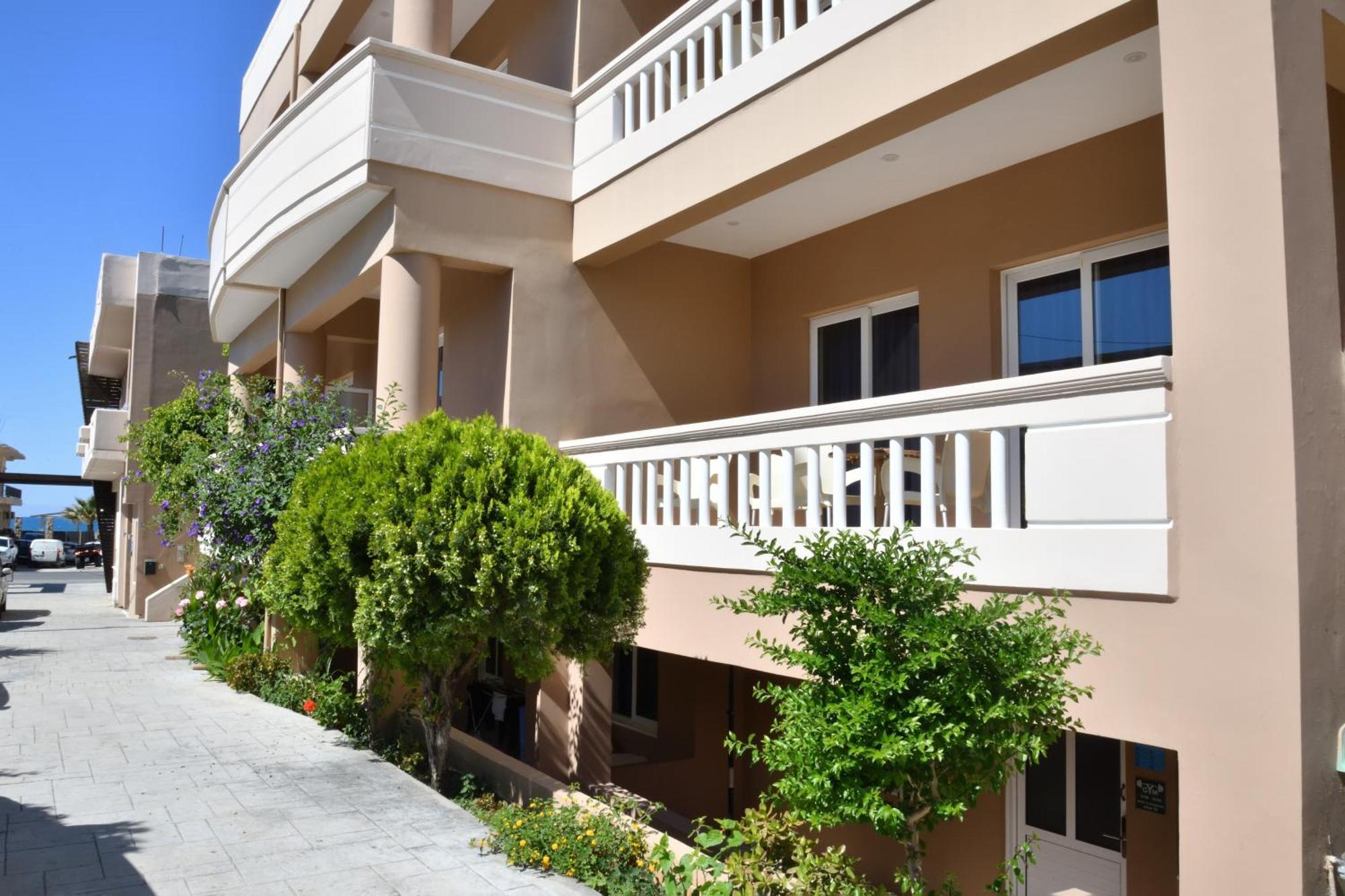 Akatos Hotel Agia Marina Екстериор снимка