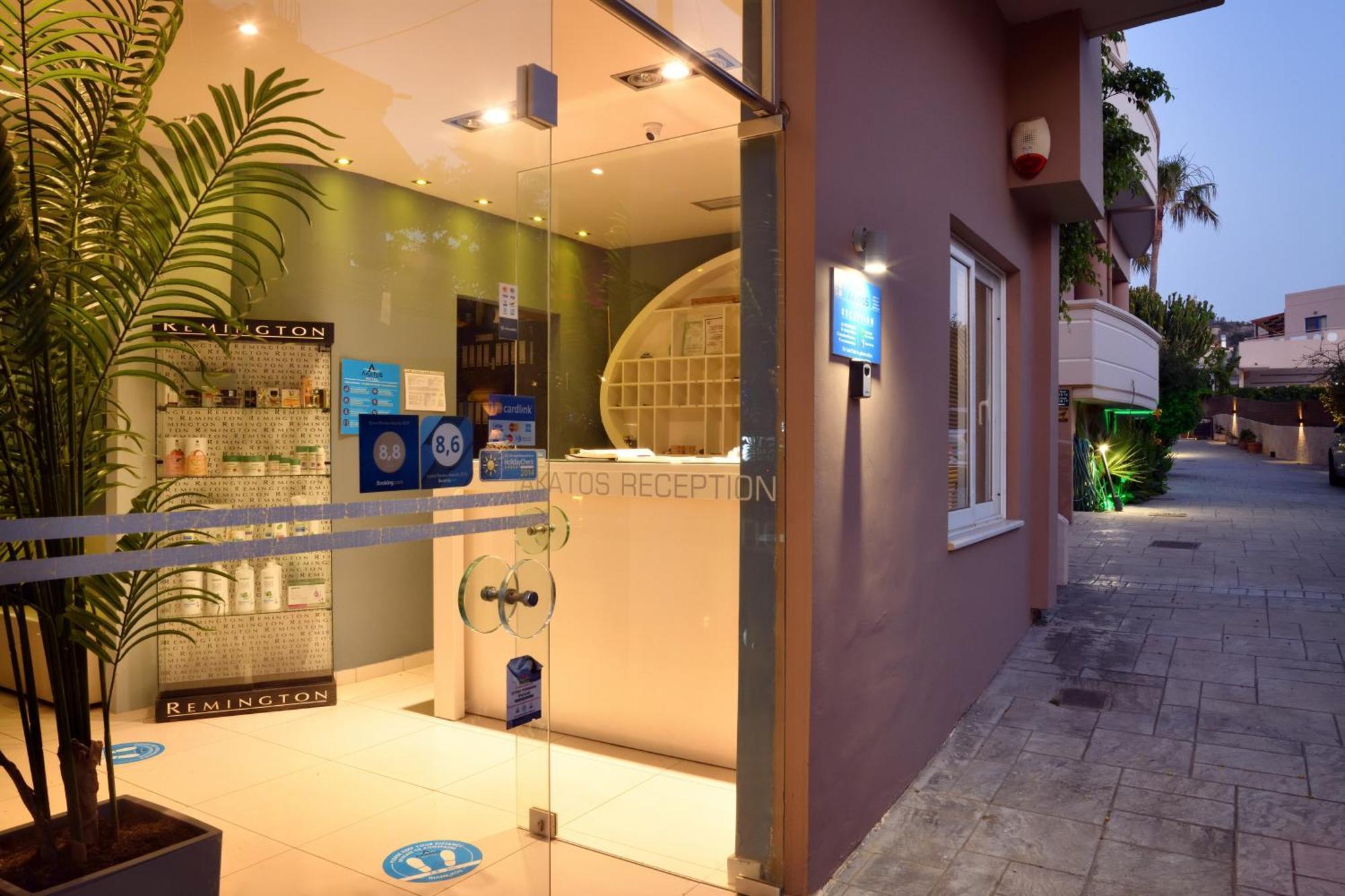 Akatos Hotel Agia Marina Екстериор снимка