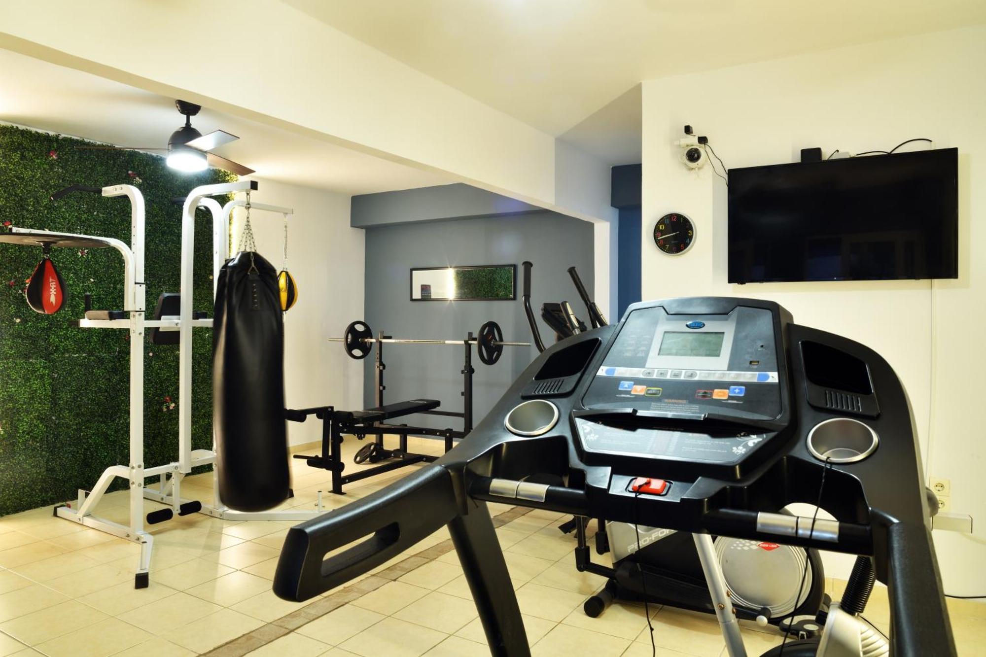 Akatos Hotel Agia Marina Екстериор снимка