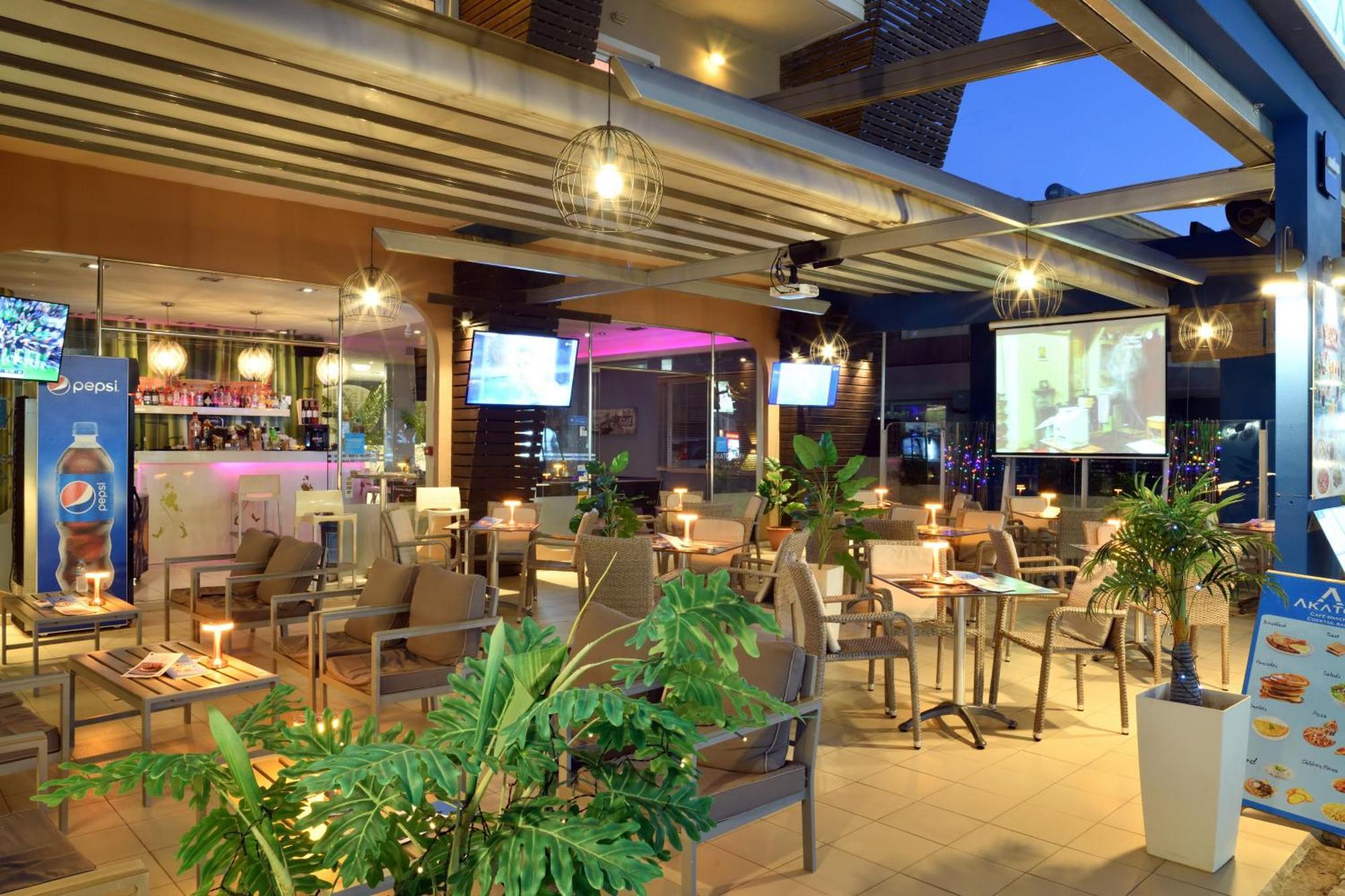 Akatos Hotel Agia Marina Екстериор снимка