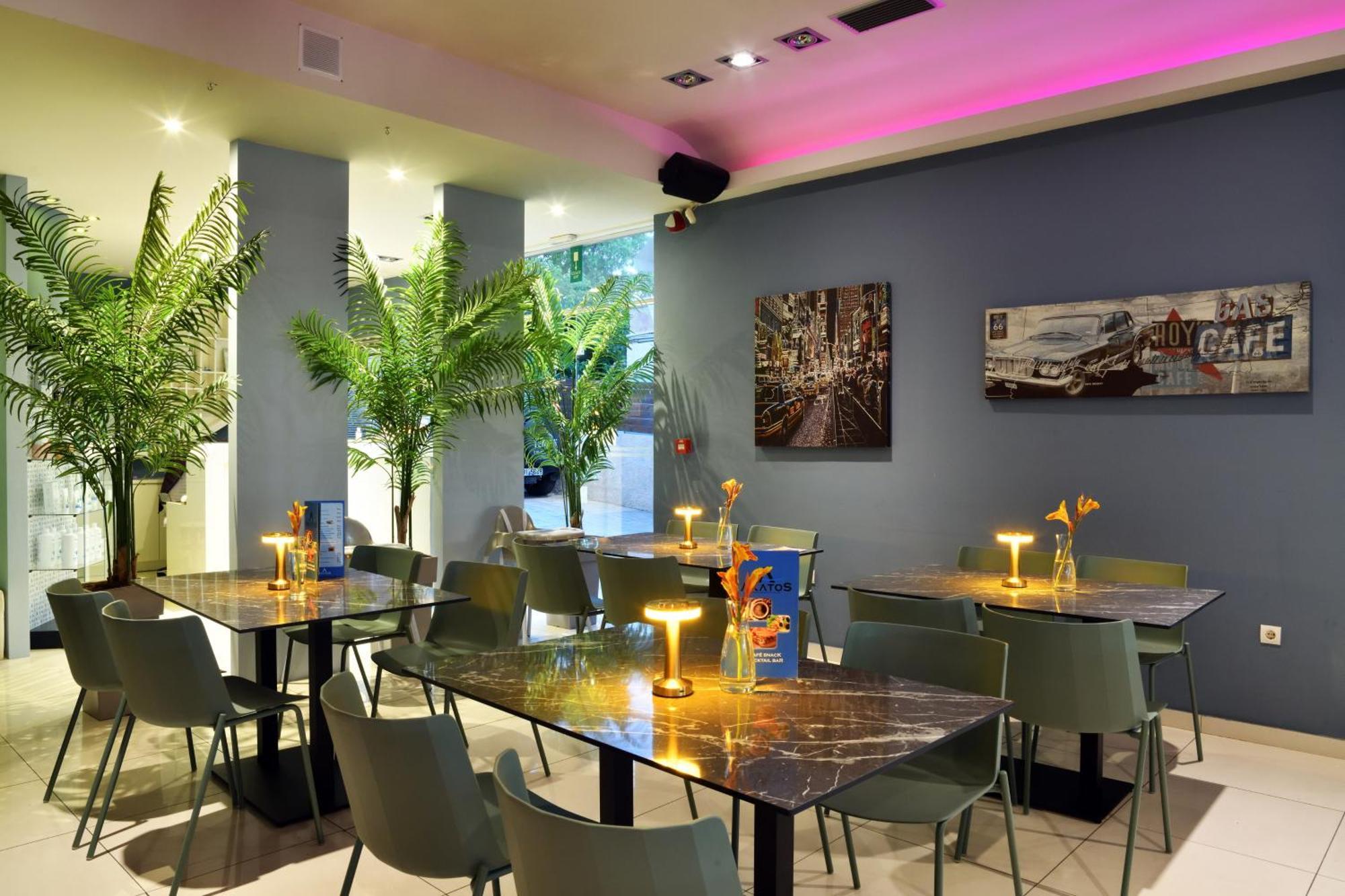 Akatos Hotel Agia Marina Екстериор снимка
