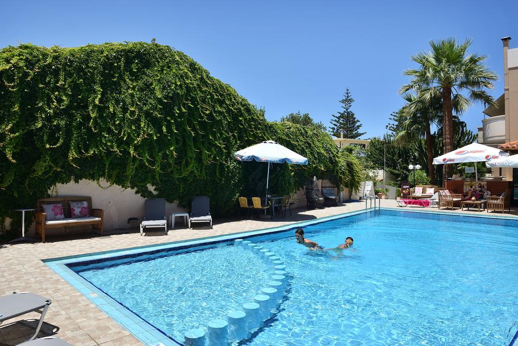 Akatos Hotel Agia Marina Екстериор снимка