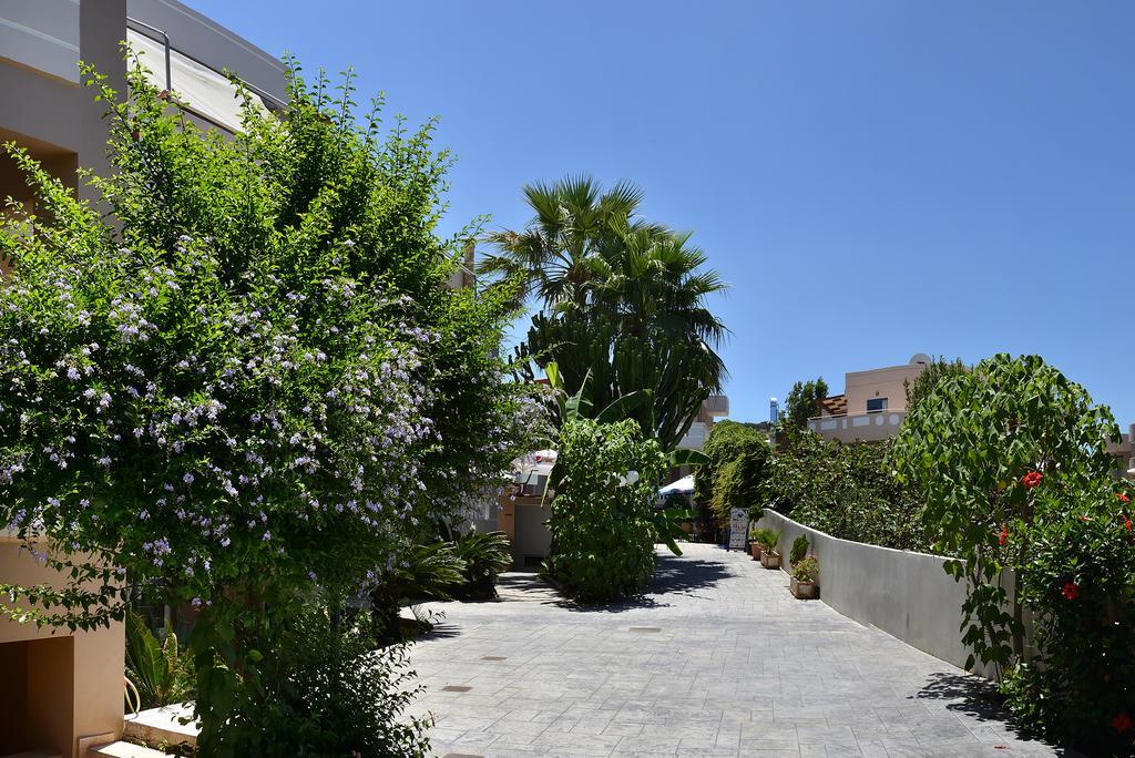 Akatos Hotel Agia Marina Екстериор снимка