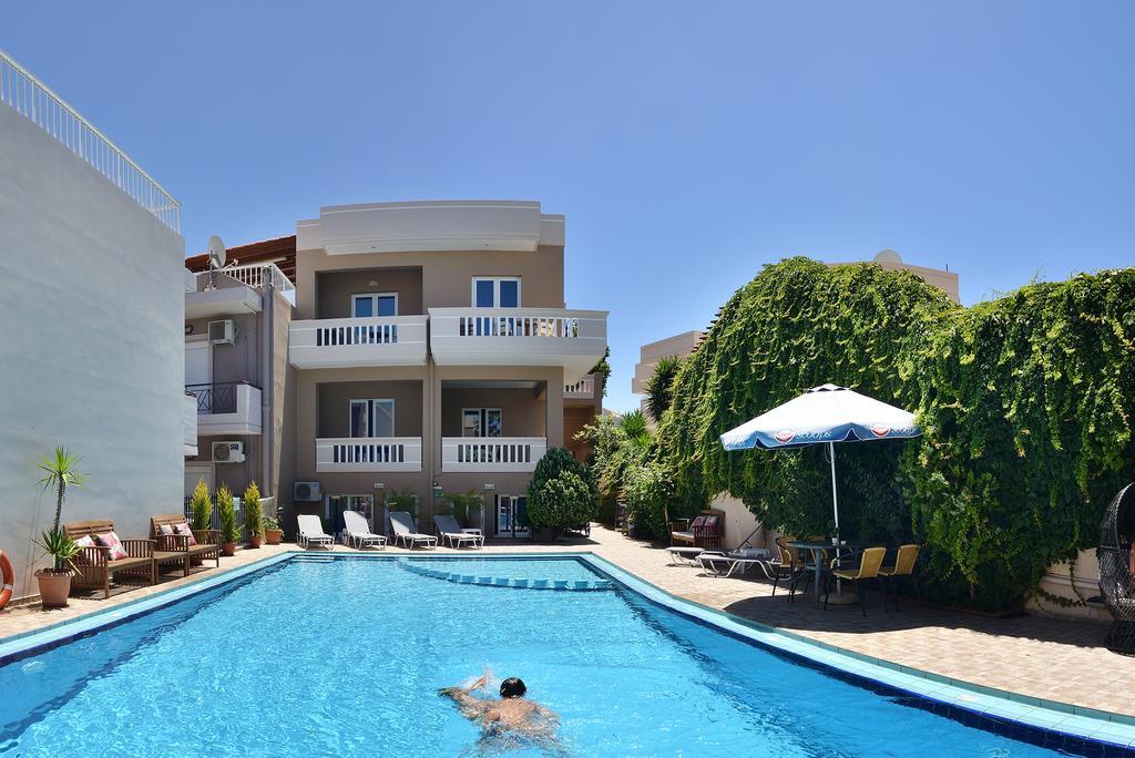 Akatos Hotel Agia Marina Екстериор снимка