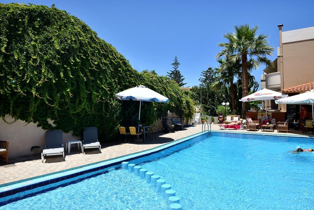 Akatos Hotel Agia Marina Екстериор снимка