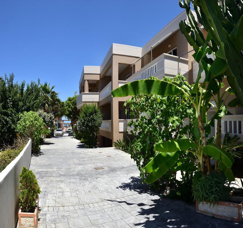 Akatos Hotel Agia Marina Екстериор снимка