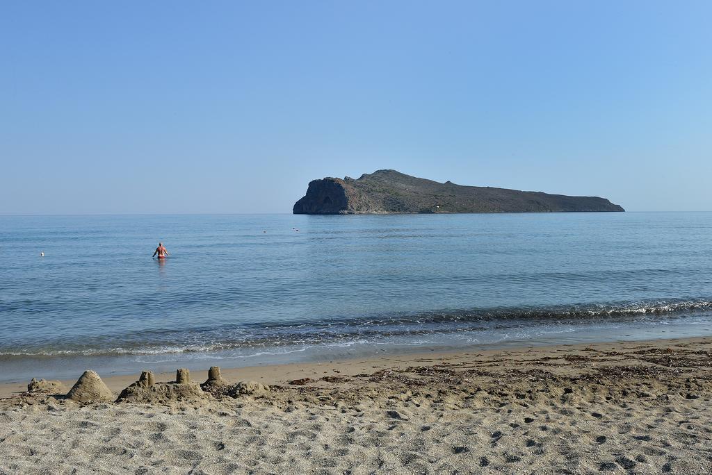 Akatos Hotel Agia Marina Екстериор снимка